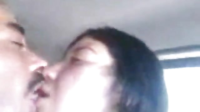 閃亮的瘦子給她的屁股