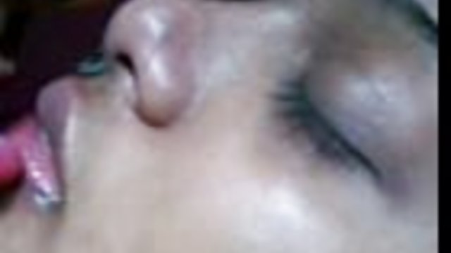 Alana Rains的第一個跨種族肛門場景