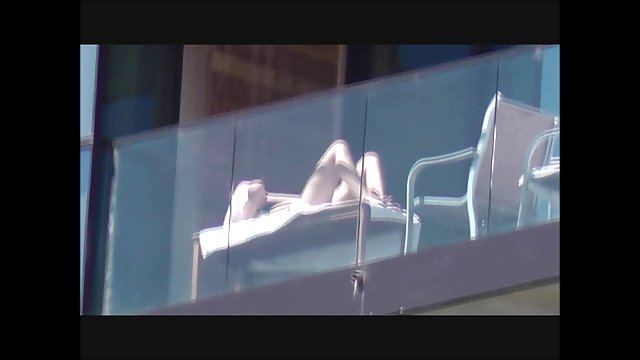 角質金發少女寶貝執行異族山雀